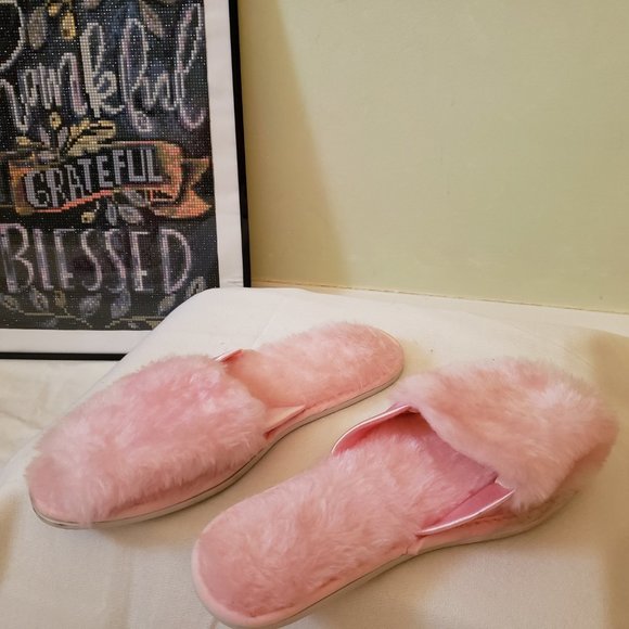 - Furry Bedroom Slippers - Picture 5 of 5